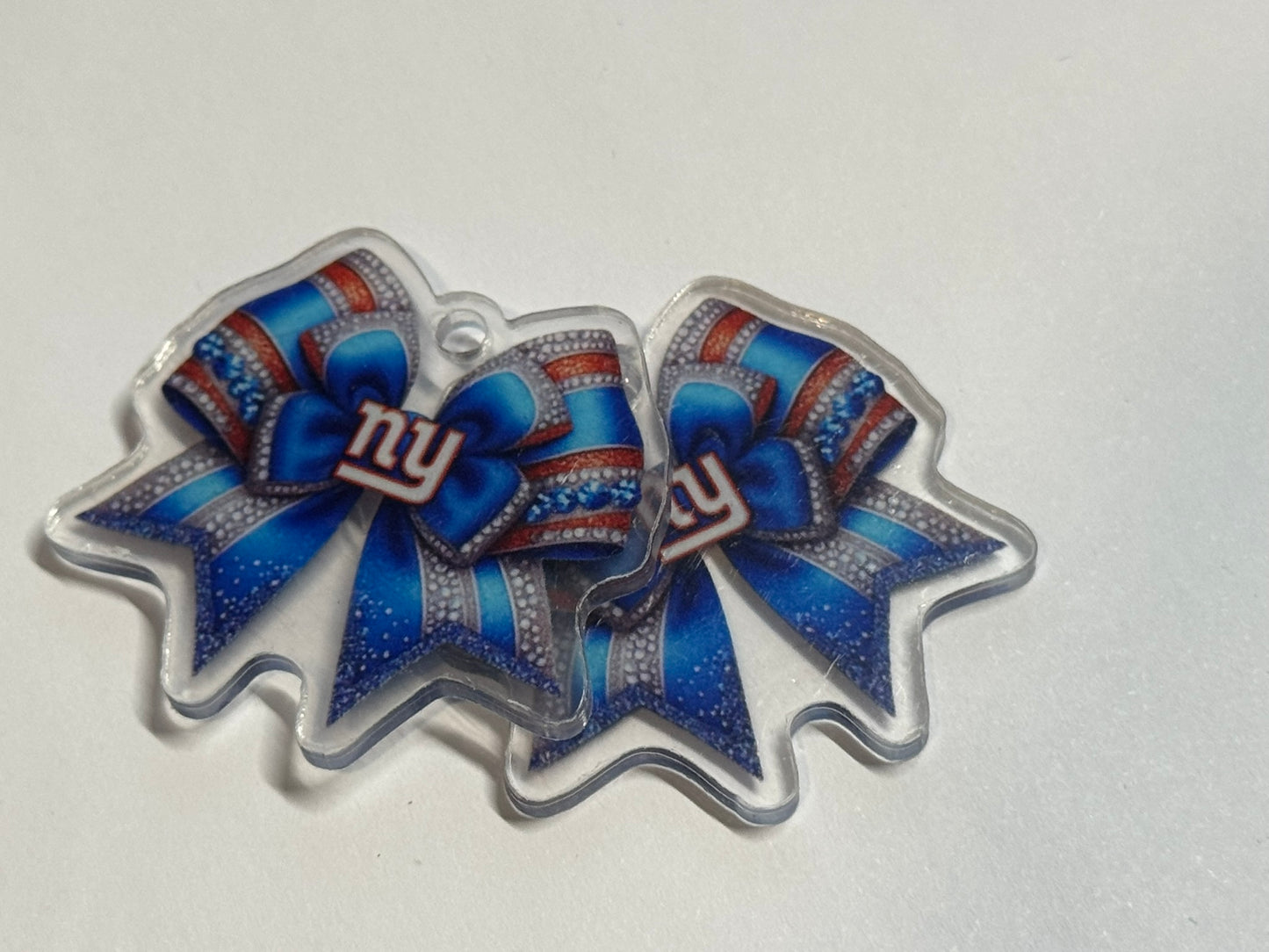NY Giants Bow 4cm Double Sided Acrylics With Hole Set of 2